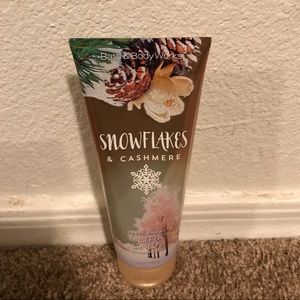 BBW Snowflake & Cashmere body lotion